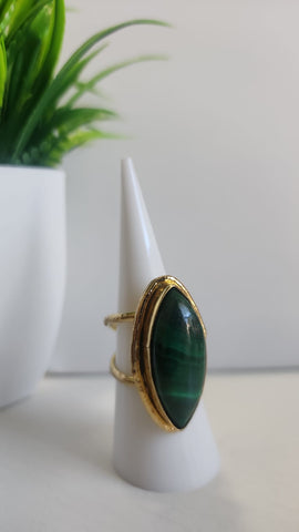 Anillo Ovalado  Verde Esmeralda