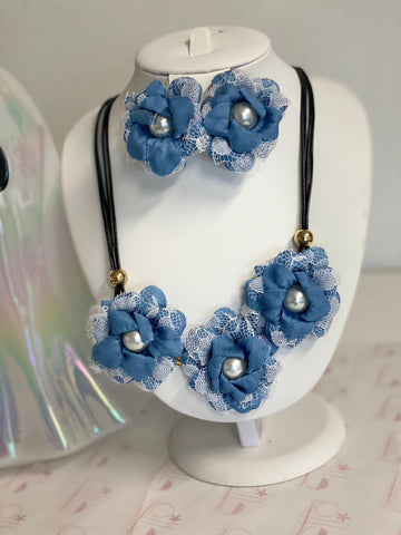 collar mahón rosa azul