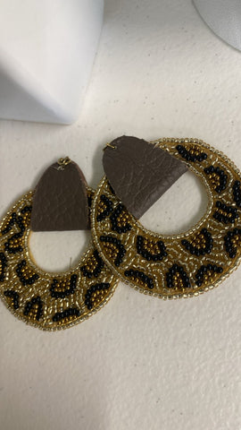 Aretes redondos cuencas animal print
