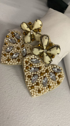 Aretes Cuenca corazon Blanco