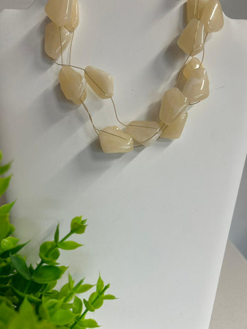 Collar de Piedras  Crema