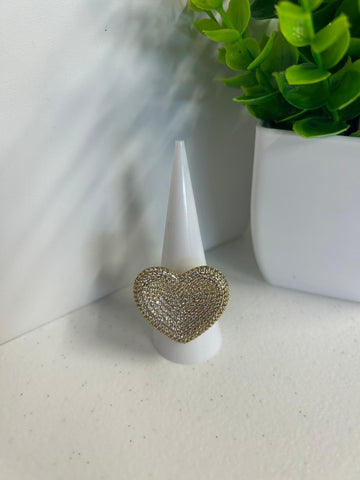 Anillo de corazón diamantado oro