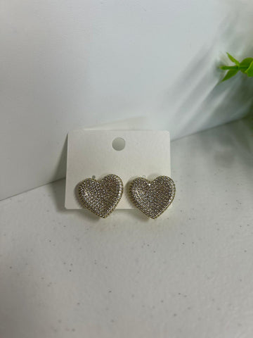 Aretes de corazón diamantado oro