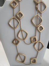 Collar en doble Capa  Cuadrado