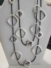 Collar en doble Capa  Cuadrado