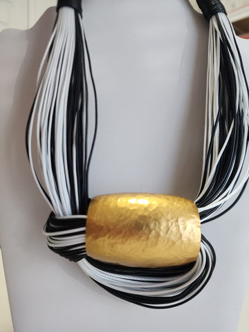 Collar Nudo Bronzini Blanco y Negro