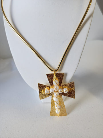 Gema  Cruz de Piedra Perlas