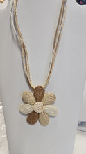 Collar de rattan Flor