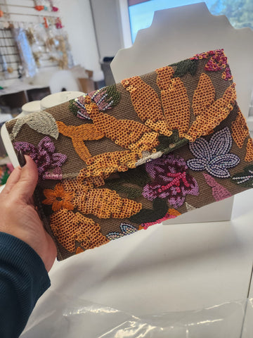 Cartera sobre Floral