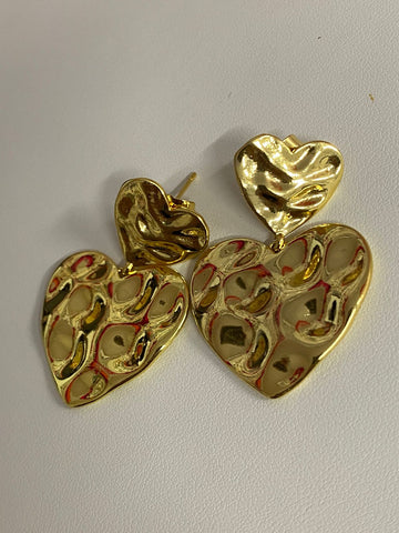Aretes corazón martillado