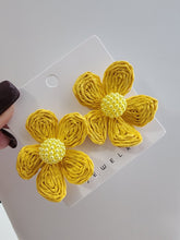 Ratán- Aretes 5 Petálos