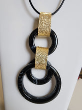 #585-Collar Marmoleado  En Circulos