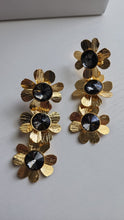 Aretes Colgante de Tres Flores