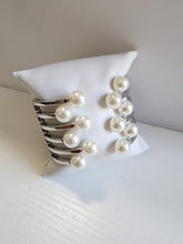 Bangel Plateado con  Perlas en cada Punta