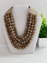 Collar en Capas  Cerradura Iman y Cuero