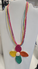 Collar de rattan Flor
