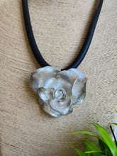 #155-Collar Flor