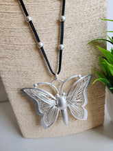 #691-Collar Mariposa Alambrada